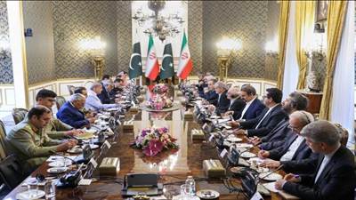 رئیس‌جمهور با تأکید بر التزام ایران به برادری با کشورهای اسلامی افزود: امروز کشورهای اروپایی مرزهای میان خود را برداشته‌اند و از مزایای ارتباطات گسترده بهره‌مند شده‌اند