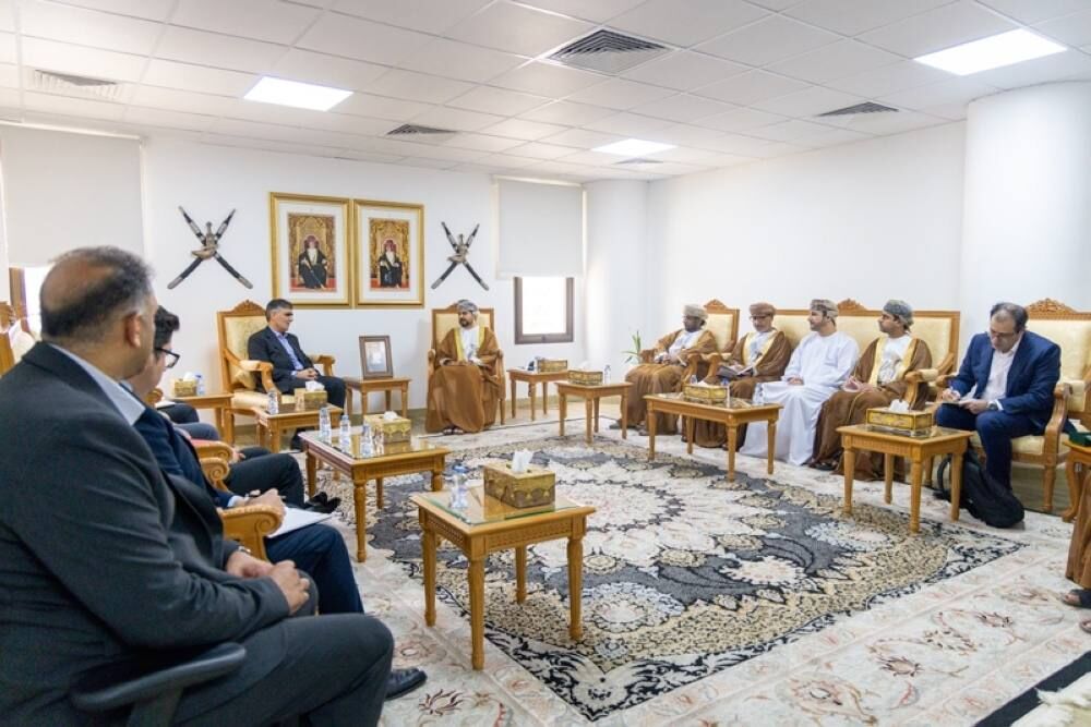 دستاورد سفر فرزین به مسقط؛ از ایجاد بانک مشترک بین ایران و عمان تا صدور کارت گردشگری